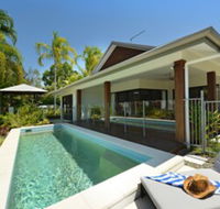 17 Cascade Luxury House on Fairway - Accommodation Broadbeach