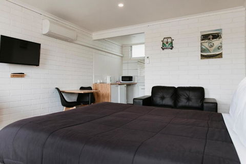 Anchor Wheel Motel - Accommodation Broadbeach 3