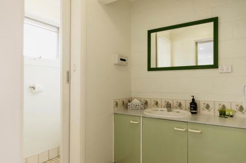 Anchor Wheel Motel - Accommodation Broadbeach 4