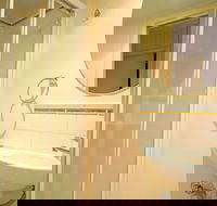 Snowdragon - Accommodation Broadbeach