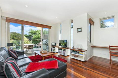 CASTWOOD VILLA No. 1 - Accommodation Broadbeach 0