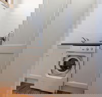 Broadwater By The Beach - With Heated Outdoor Spa - Accommodation Broadbeach