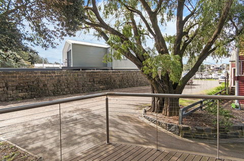 JOHANSSONS PERCH COTTAGE - Accommodation Broadbeach 1
