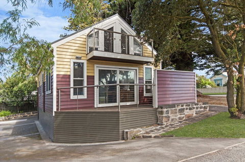 JOHANSSONS PERCH COTTAGE - Accommodation Broadbeach 3