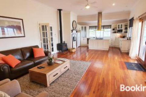 Ironbark Estate - Accommodation Broadbeach 0