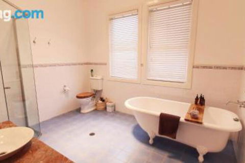 Ironbark Estate - Accommodation Broadbeach 4