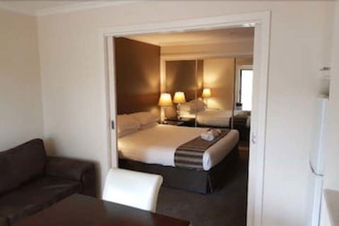 Lakeview Villa's - Accommodation Broadbeach 6