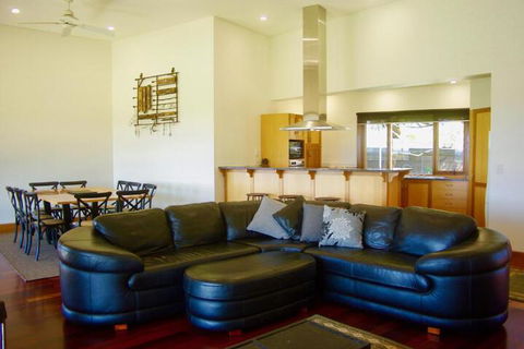 Scobie Lane Retreat - Accommodation Broadbeach 5