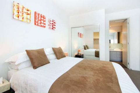 Spacious Bayside Lifestyle - Accommodation Broadbeach 0