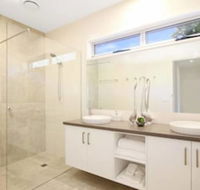 18 on Rayner - swish apartment Myrtleford - Accommodation Broadbeach
