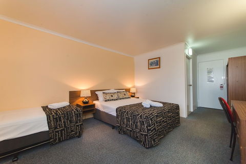 Hampton Villa Motel - Accommodation Broadbeach 1