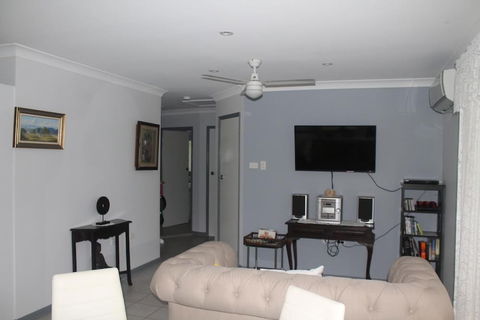 Ducati's Bed And Breakfast - Accommodation Broadbeach 2