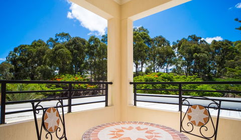 LUXE At Sanctuary Cove - Accommodation Broadbeach 6