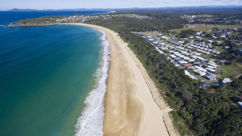 Beachfront Hallidays Point - Accommodation Broadbeach 2