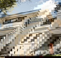 T  M HOUSE - Accommodation Broadbeach