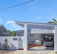 Miami Beachside Beach House - Accommodation Broadbeach