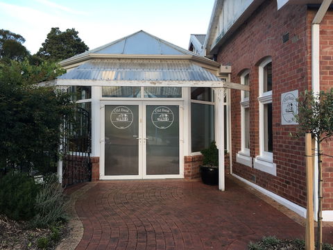 Cygnet Old Bank B & B Cafe & Gift Store - Accommodation Broadbeach 1