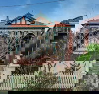 Stunning Inner City House Close to Fish Market - Accommodation Broadbeach
