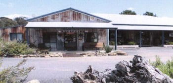 Hill End Lodge - Accommodation Broadbeach 1
