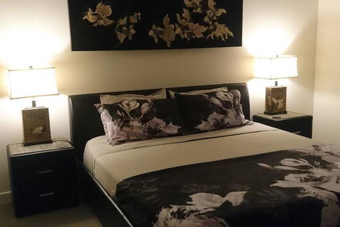 Palm Lakeside - Bowen, Whitsundays Wifi Netflix Private Cool Luxury - Accommodation Broadbeach 2