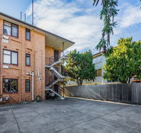 2 Bed Apartment Netflix Close to Train - Accommodation Broadbeach