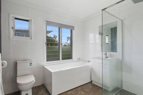 BEACH HOUSE On PEARL - Accommodation Broadbeach 7