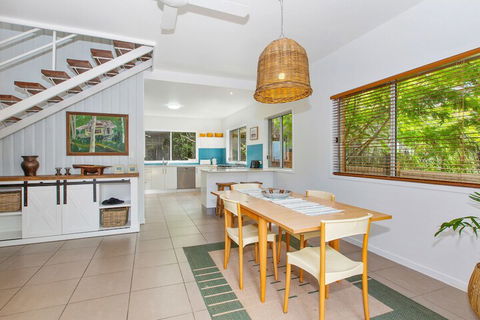 BEACH HOUSE On PEARL - Accommodation Broadbeach 3