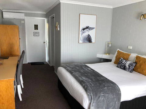 Country Roads Motor Inn - Accommodation Broadbeach 2