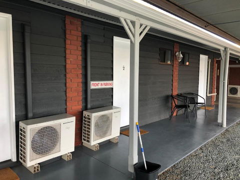 Country Roads Motor Inn - Accommodation Broadbeach 1