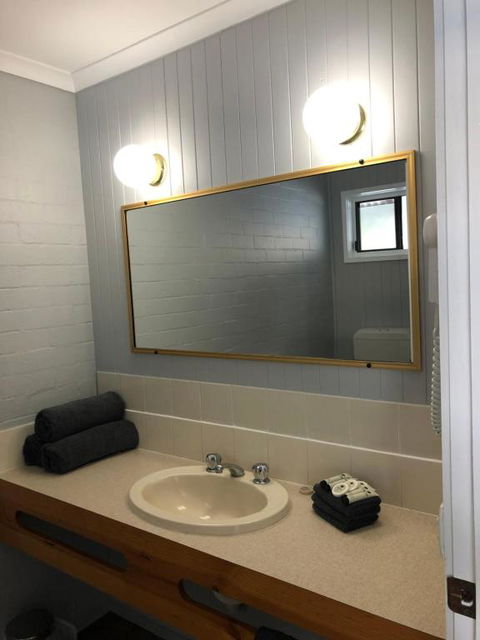 Country Roads Motor Inn - Accommodation Broadbeach 4