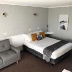 Country Roads Motor Inn - Accommodation Broadbeach 0