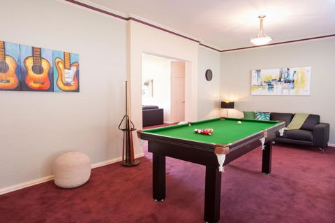 Emerald Lodge - Accommodation Broadbeach 5
