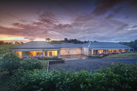 Emerald Lodge - Accommodation Broadbeach 4