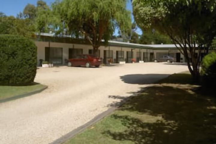 Ghin Ghin VIC Accommodation Broadbeach