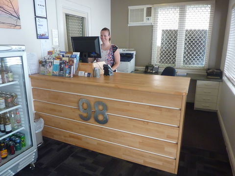 Motel 98 - Accommodation Broadbeach 2