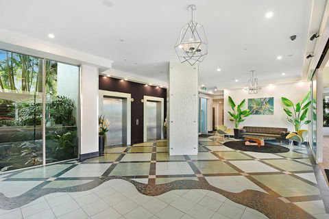Crystal Bay On The Broadwater - Accommodation Broadbeach 0