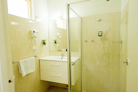 Jacksons Motor Inn - Accommodation Broadbeach 3