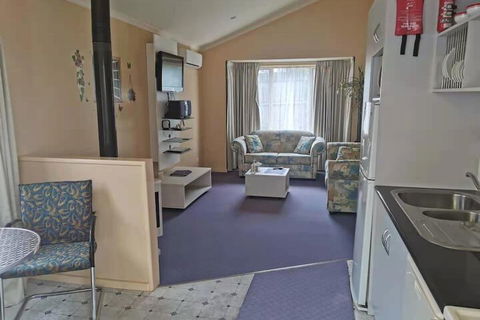 Cottages For Two - Accommodation Broadbeach 4