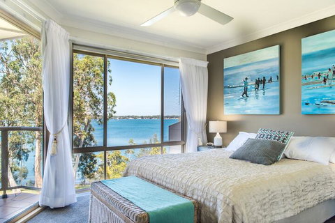 Anne's Waterfront Haven B&B - Accommodation Broadbeach 7