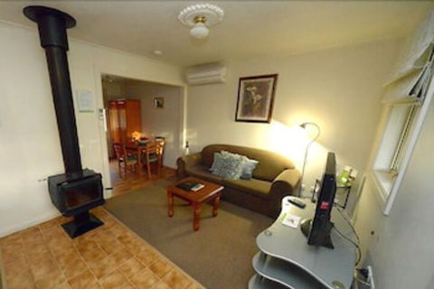 Riesling Trail & Clare Valley Cottages - Accommodation Broadbeach 5