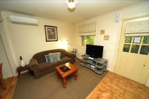 Riesling Trail & Clare Valley Cottages - Accommodation Broadbeach 3