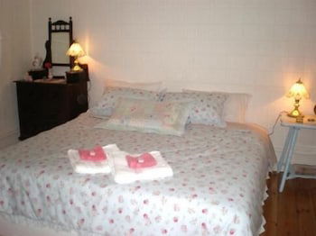 Brown's House Bed And Breakfast - Accommodation Broadbeach 5