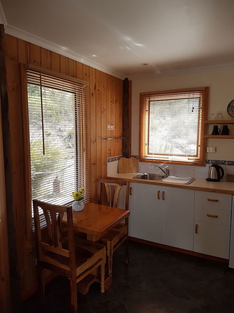 Bed In The Treetops Bed & Breakfast - Accommodation Broadbeach 2