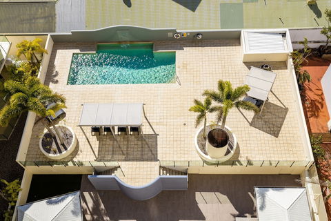 Jack & Newell Holiday Apartments - Accommodation Broadbeach 2