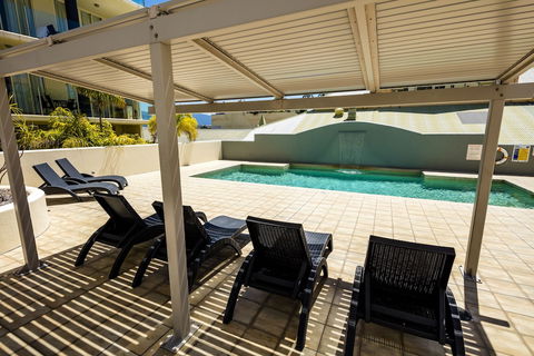 Jack & Newell Holiday Apartments - Accommodation Broadbeach 6