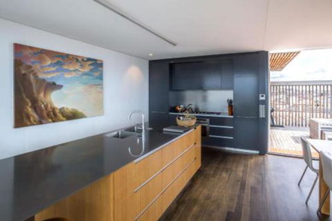 Avalon City Retreat - Accommodation Broadbeach 2