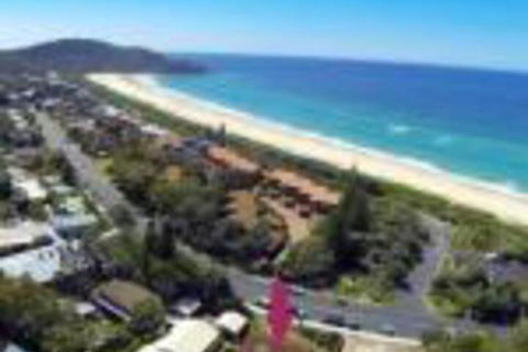 BARRELS At BOOMERANG - Accommodation Broadbeach 0