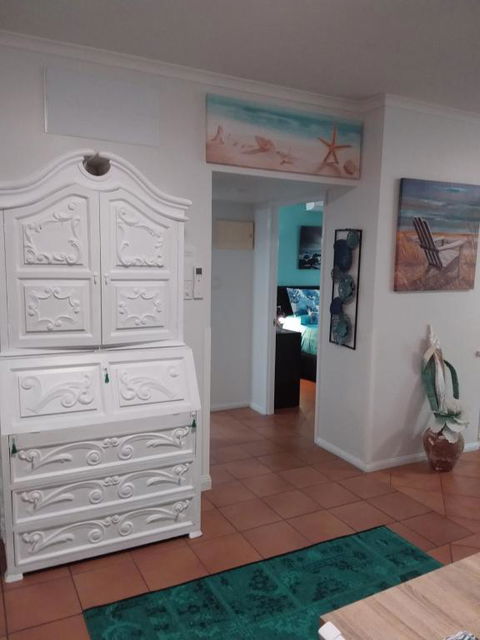 Jackies Holiday Apartment - Accommodation Broadbeach 5