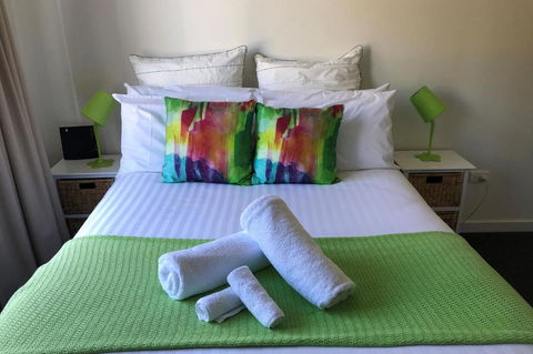 BAY Of FIRES SEACHANGE Ocean Frontage - Accommodation Broadbeach 1