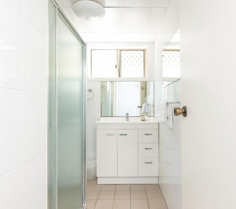 Yamba Towers 2 - Accommodation Broadbeach 0